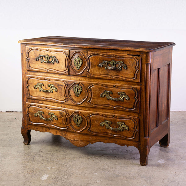 A Regence Walnut Commode