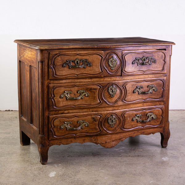 A Regence Walnut Commode