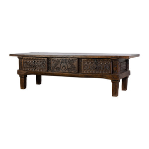18th century Oak coffee table with a Plank top