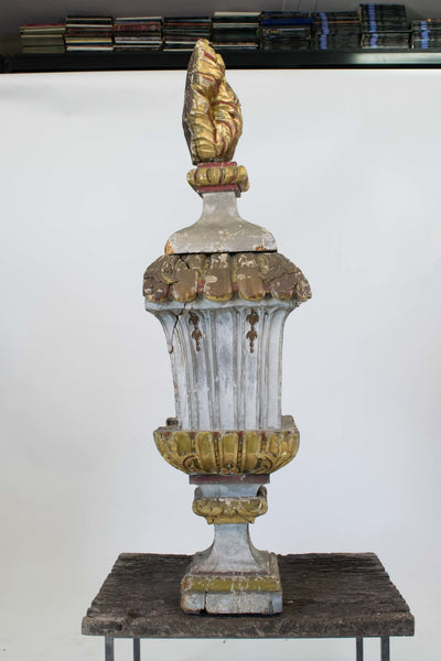 A Large Early 18th Century Italian Carved and Gilded Finial