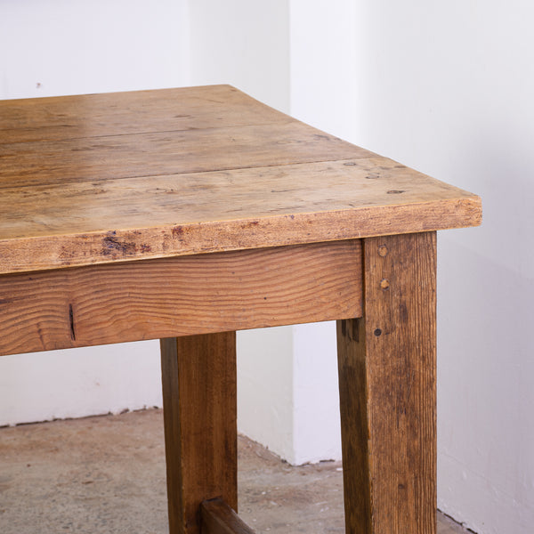 Early 20th Century Maple and Pine English Country Table